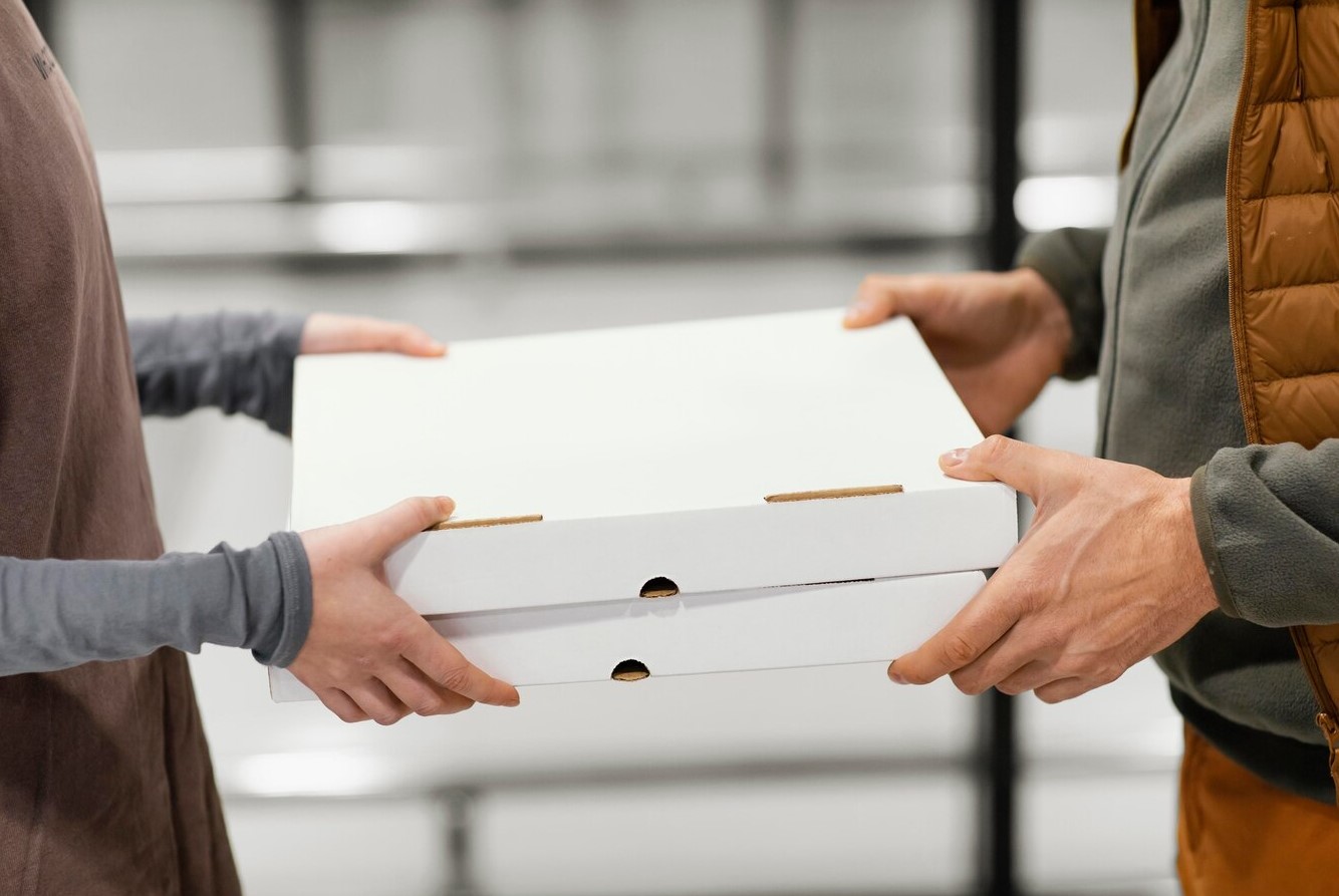 The Pizza Box Revelation: How an Unfaithful Husband Was Exposed