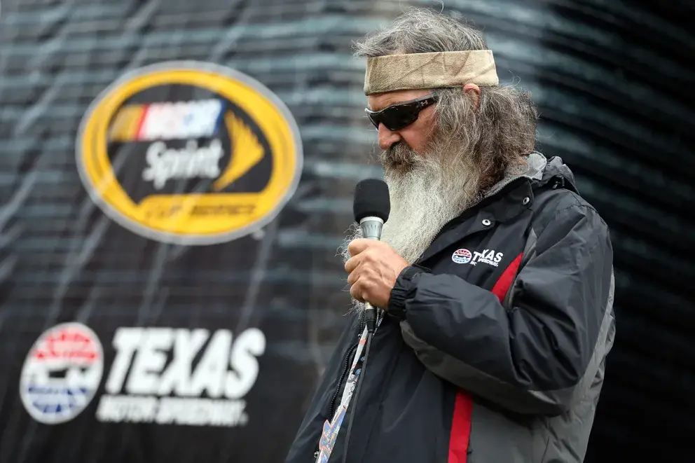 Reality Star Phil Robertson of ‘Duck Dynasty’ Fame Dies at 79-Details